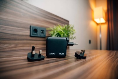 AC-adapter Verbatim Mini GaN Charger 140W with Display, 3xUSB-C / 1xUSB-A, inkl. reseadapter EU/UK/US#5